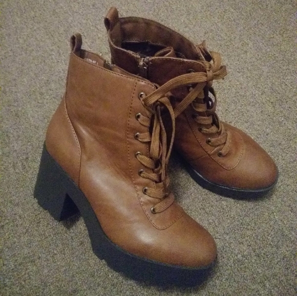 Rue21 Boots - Picture 2 of 6